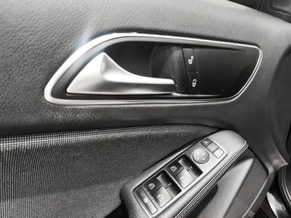 Mercedes-Benz A 180 d 8