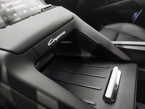 Porsche Cayenne Electric 29