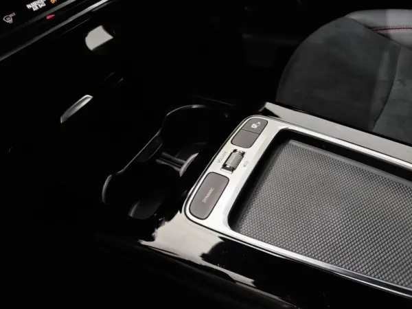 Mercedes-Benz A 180 d AMG 13