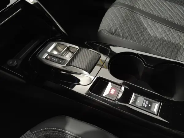 Peugeot e-2008 54 kWh Allure 13