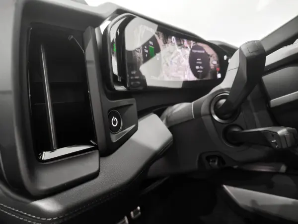 Porsche Cayenne Electric 12
