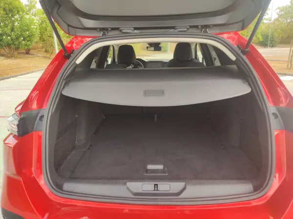 Peugeot 308 SW 1.2 PureTech Allure 8