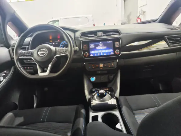 Nissan Leaf N-Connecta 9