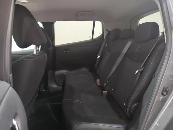 Nissan Leaf N-Connecta 7