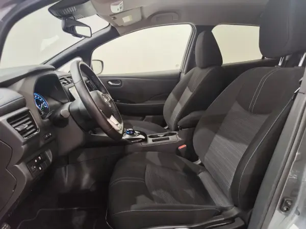 Nissan Leaf N-Connecta 12