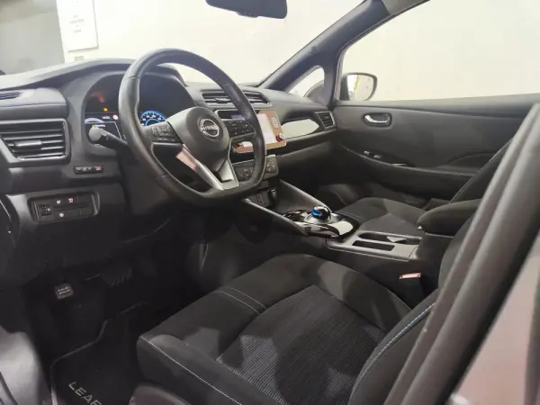 Nissan Leaf N-Connecta 11