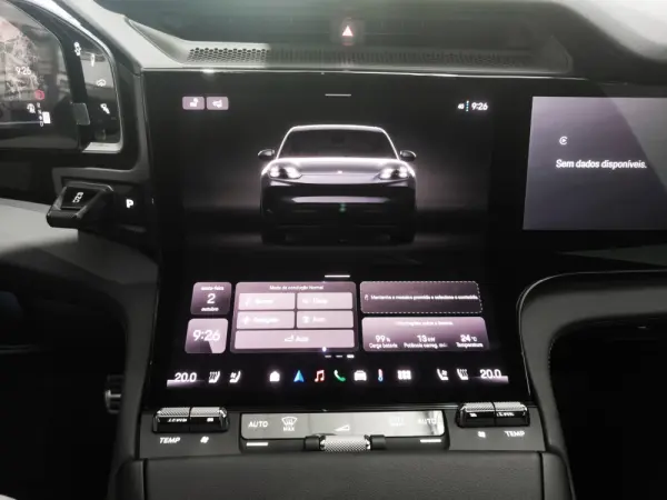 Porsche Cayenne Electric 26