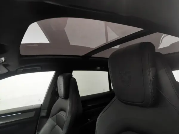 Porsche Cayenne Electric 33