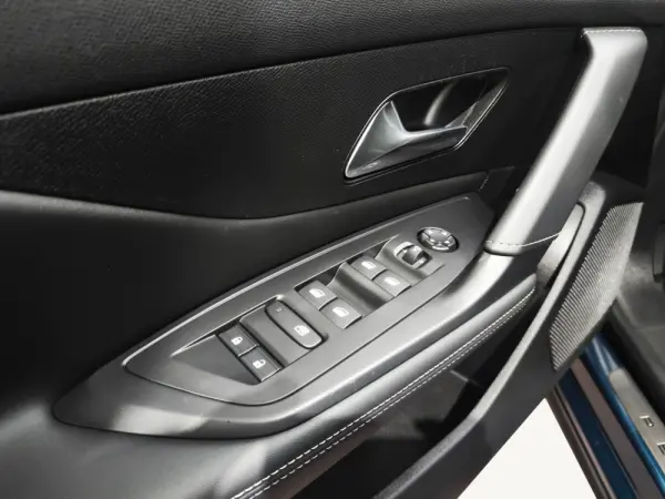 Peugeot 408 1.6 Hybrid GT e-EAT8 11