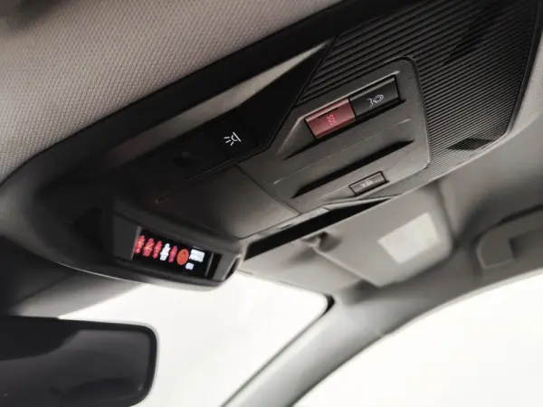 Peugeot 308 SW 1.2 PureTech Allure EAT8 26