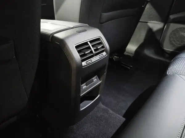 Peugeot 308 SW 1.2 PureTech Allure 13