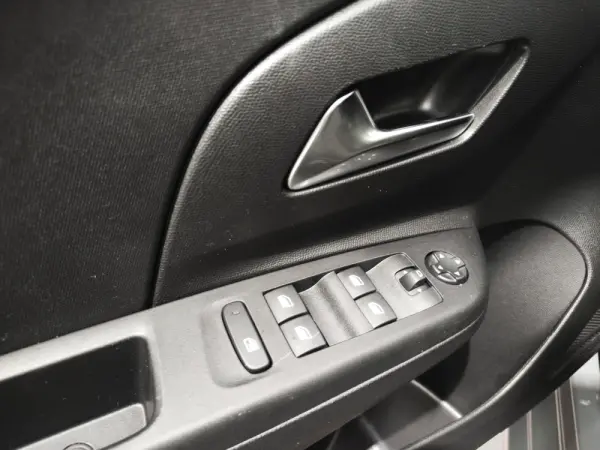 Opel Corsa-e 50 kWh 8