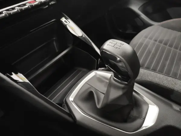 Peugeot 208 1.2 PureTech Active Pack 15
