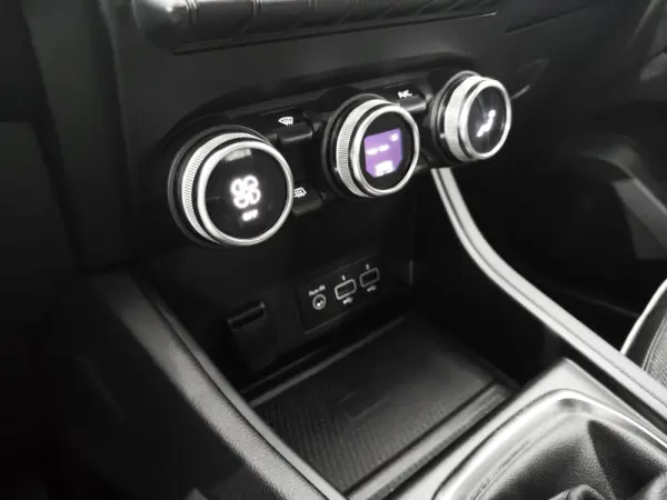 Renault Captur 1.0 TCe Techno 13