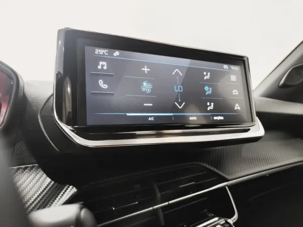 Peugeot 2008 1.2 PureTech Style 16