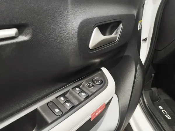 Citroen e-C3 44 kWh Autonomia Conforto Max 9