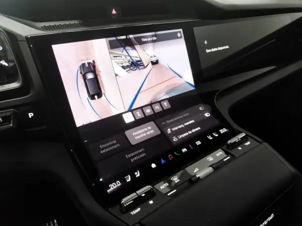 Porsche Cayenne Electric 28