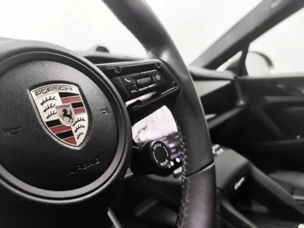 Porsche Cayenne Electric 15