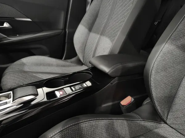 Peugeot e-2008 54 kWh Allure 10