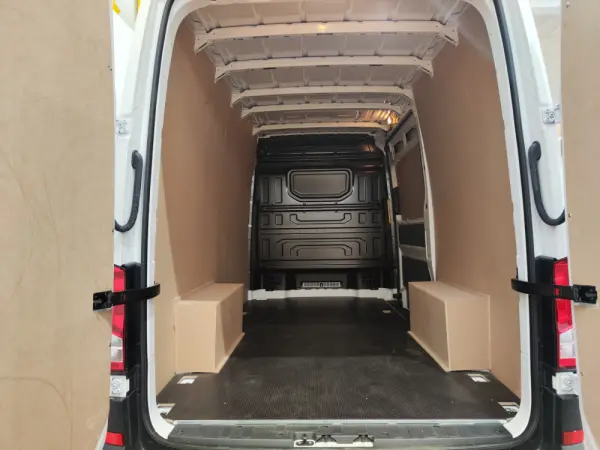 Volkswagen Crafter 35 2.0 TDI L3H3 8
