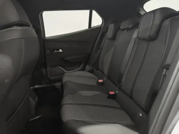 Peugeot e-2008 54 kWh Allure 6