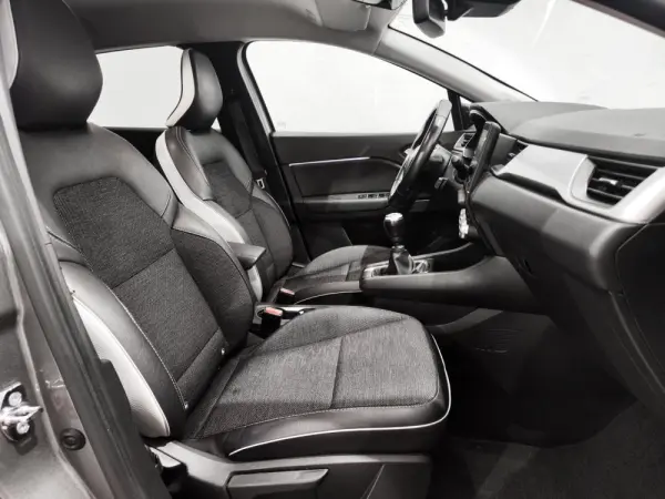 Renault Captur 1.0 TCe Techno 28