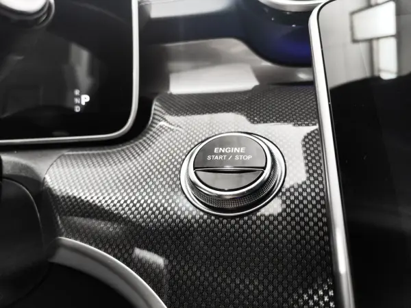 Mercedes-Benz C 300 e AMG Line 15