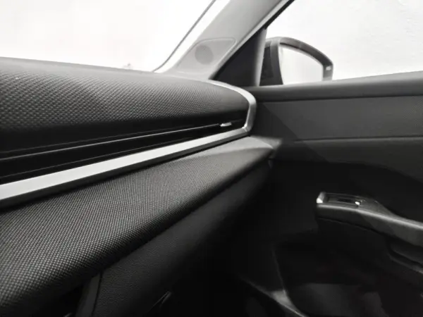 Volkswagen T-Roc 1.5 eTSI Trend DSG 23