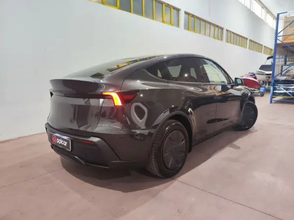 Tesla Model Y Tração Traseira 23
