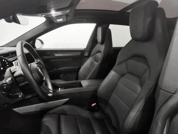 Porsche Cayenne Electric 13