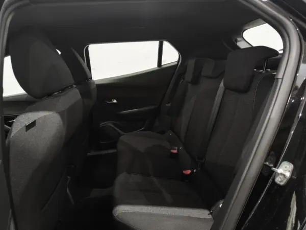 Peugeot 2008 1.2 PureTech Style 7