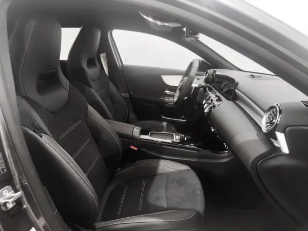 Mercedes-Benz A 250 e 29