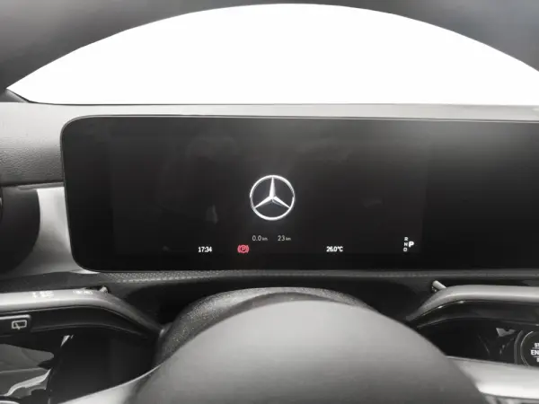 Mercedes-Benz A 250 e 13