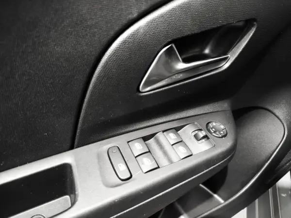 Opel Corsa-e 50 kWh 8