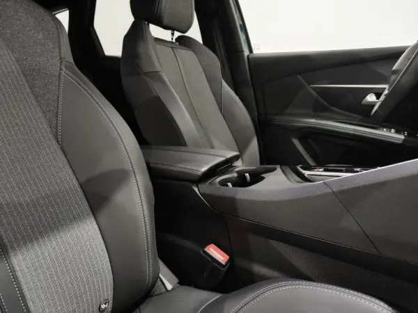 Peugeot 3008 1.6 Hybrid Allure e-EAT8 24