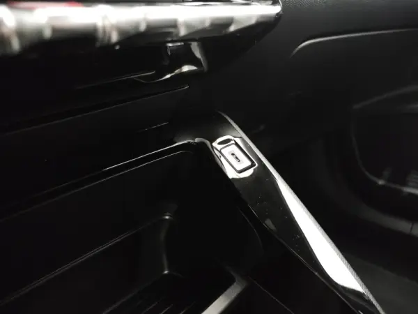 Peugeot 2008 1.2 PureTech Style 22