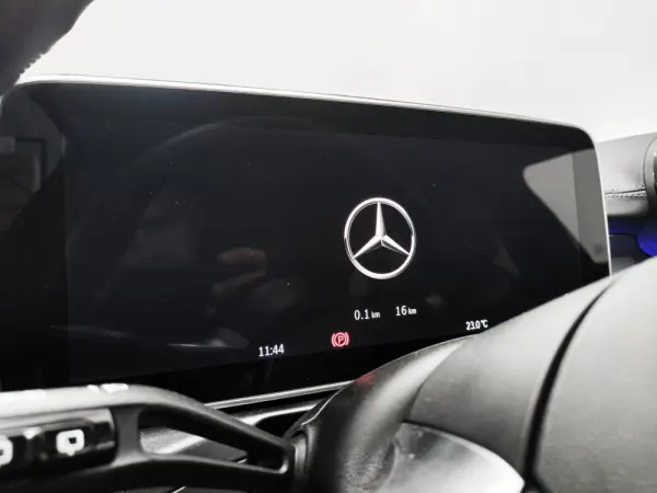 Mercedes-Benz C 300 e AMG Line 14