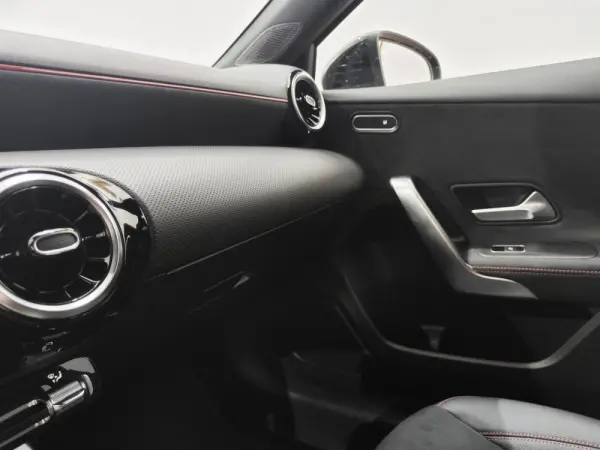 Mercedes-Benz A 180 d AMG 18