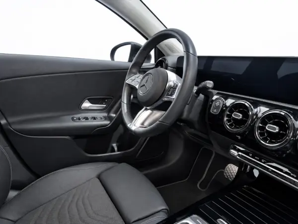 Mercedes-Benz A 200 Standard 3
