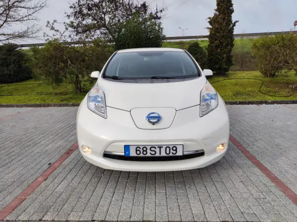 Nissan Leaf Acenta 30 kWh 2