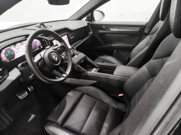 Porsche Cayenne Electric 9