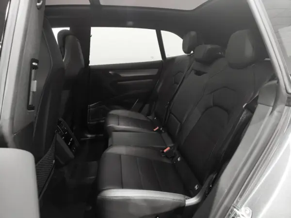 Porsche Cayenne Electric 6