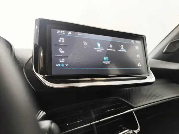 Peugeot 2008 1.2 PureTech Style 19