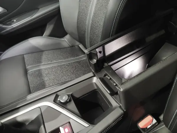 Peugeot 308 SW 1.2 PureTech Allure 14