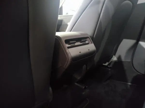 Tesla Model Y Tração Traseira 8