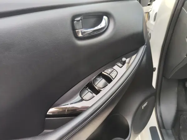 Nissan Leaf Acenta 30 kWh 15