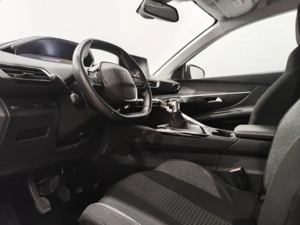 Peugeot 3008 1.5 BlueHDi Active 6