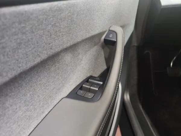 Tesla Model Y Tração Traseira 12
