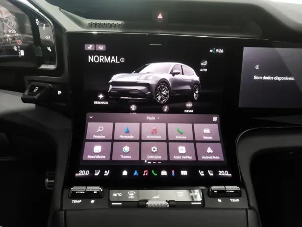 Porsche Cayenne Electric 24