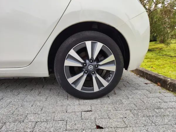 Nissan Leaf Acenta 30 kWh 6